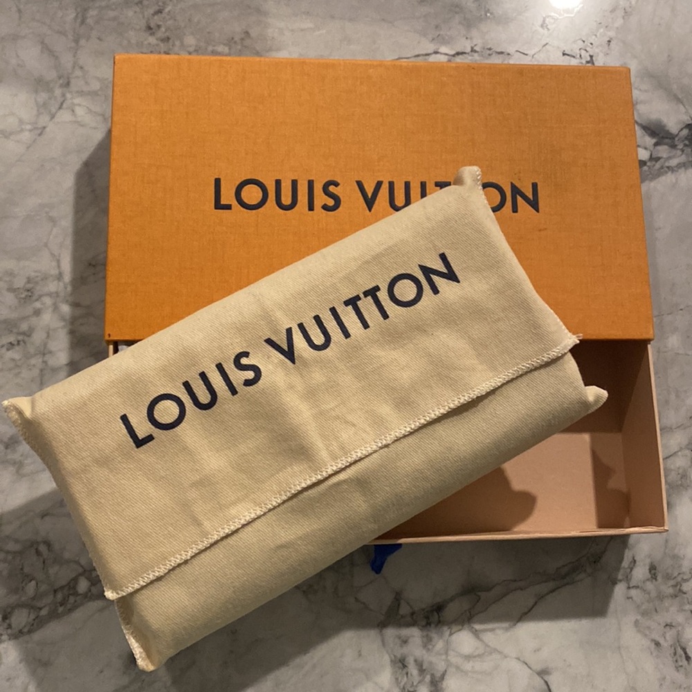 Long Capucines Wallet - Picture 6 of 10
